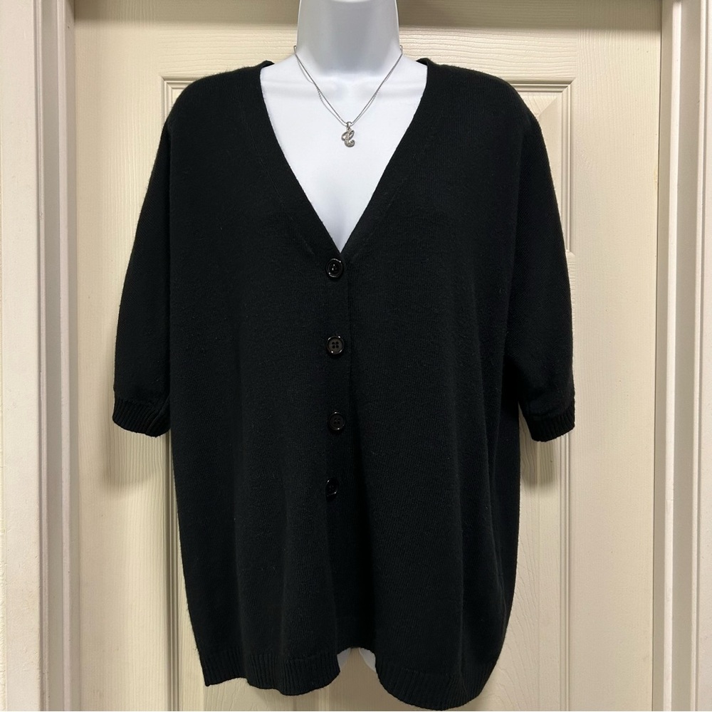 CAROLYN TAYLOR • Black Cardigan Sweater